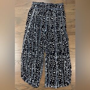 Free People Navy and White wide leg beachy pants - flowy leg slits